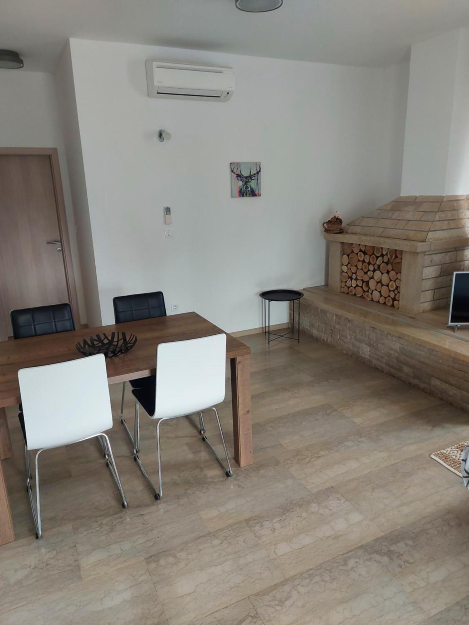 Guest House Flora Pazin Rom bilde