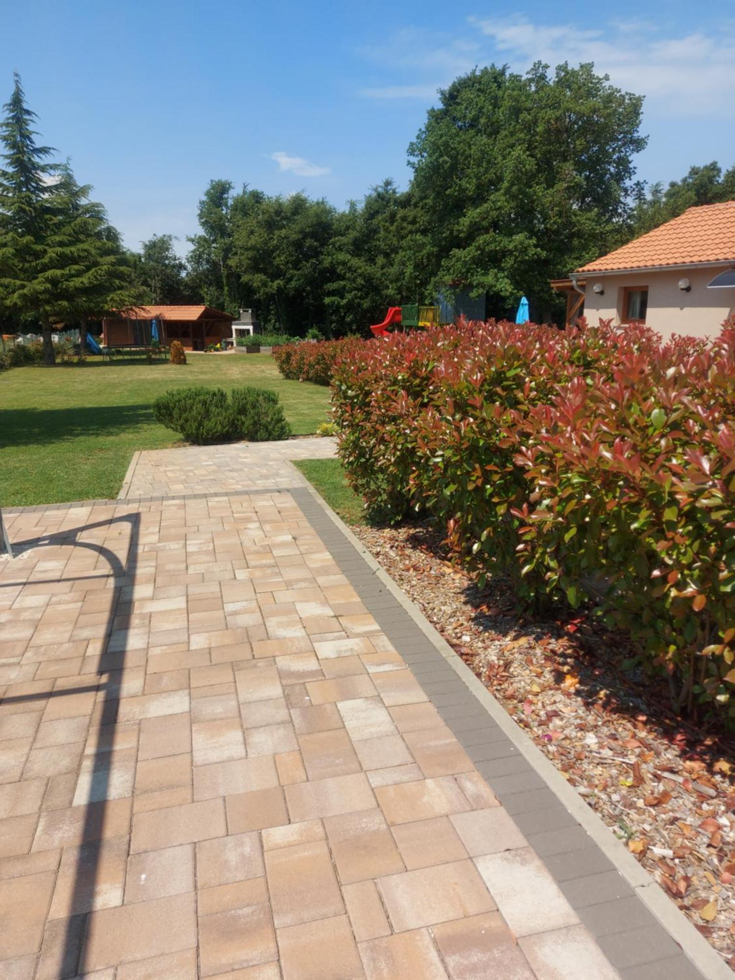Guest House Flora Pazin Rom bilde